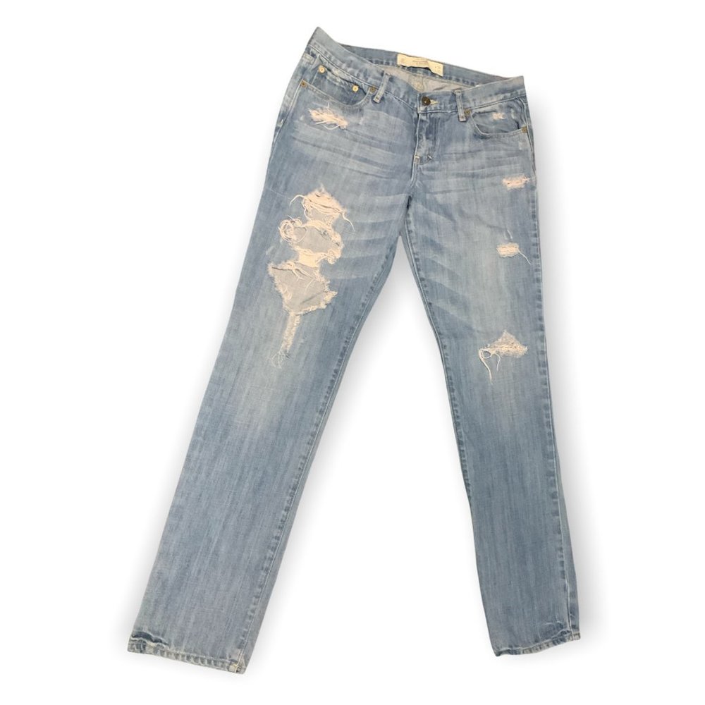 Abercrombie & Fitch size 6r light blue distressed jeans.